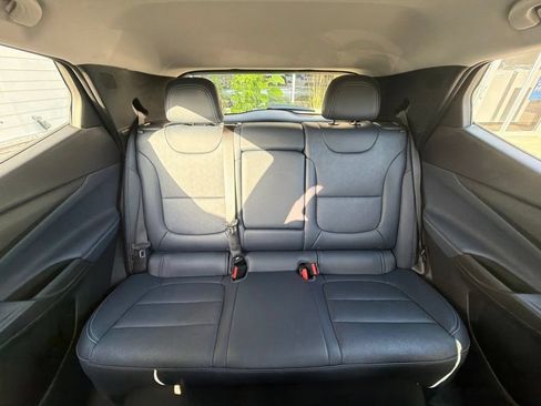 Used 2023 Chevrolet Bolt EUV LT w/ Convenience Package FWD image 92
