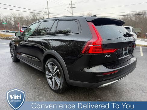 Certified 2025 Volvo V60 B5 Cross Country Plus image 6