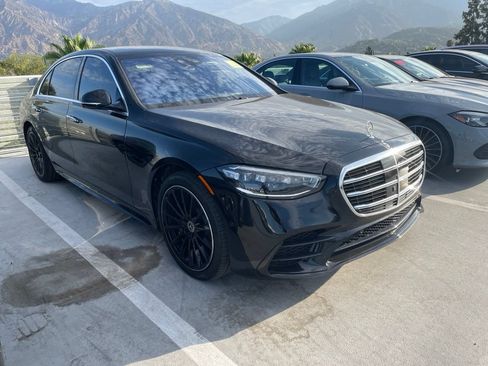 Certified 2022 Mercedes-Benz S 500 4MATIC image 2