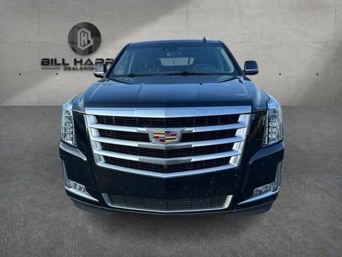 Used 2017 Cadillac Escalade Luxury AWD/4WD image 2