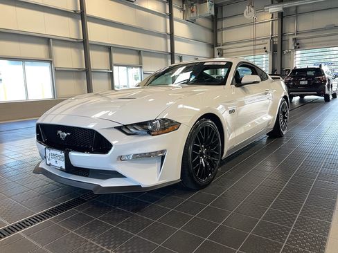 Used 2022 Ford Mustang GT Premium w/ GT Performance Package RWD image 3