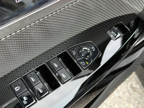 Certified 2024 BMW 760i xDrive AWD/4WD image 18