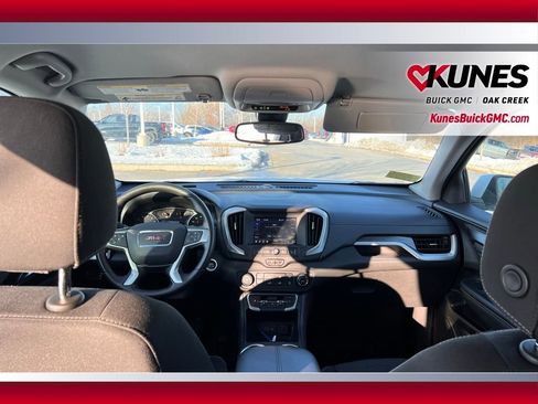 Used 2024 GMC Terrain SLE image 9