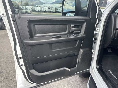 Used 2024 RAM 3500 Tradesman w/ Chrome Appearance Group image 12