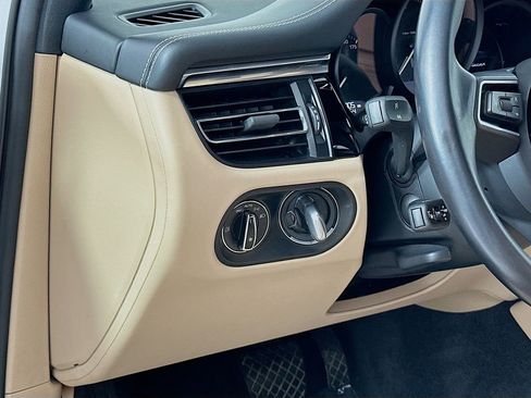 Certified 2023 Porsche Macan w/ Premium Package Plus AWD/4WD image 11
