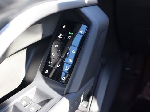 Used 2025 Audi Q5 Prestige image 16