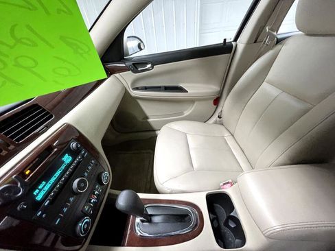 Used 2010 Chevrolet Impala LTZ image 14