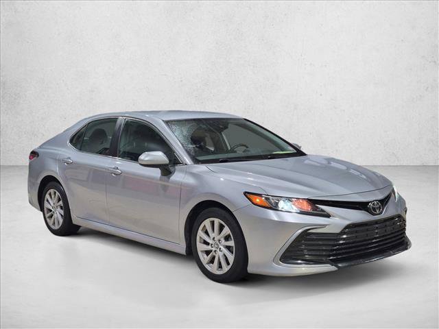 Used 2021 Toyota Camry LE FWD image 3