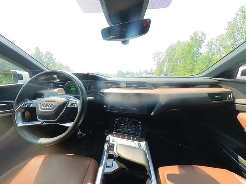 Used 2024 Audi Q8 e-tron Premium Plus w/ Premium Plus Package image 66