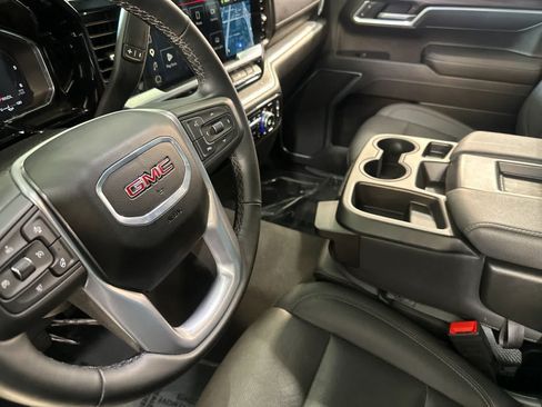 Used 2026 GMC Sierra 1500 SLT AWD/4WD image 12