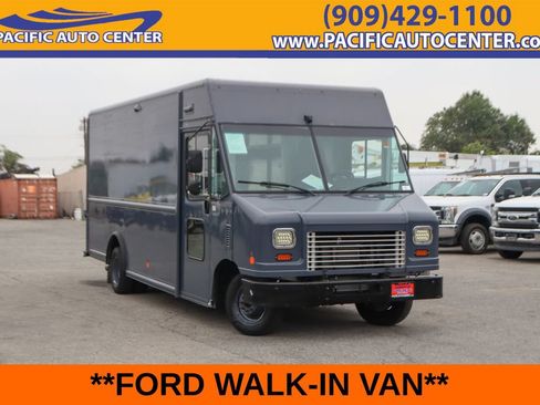 Used 2019 Ford E-450 and Econoline 450 Super Duty RWD image 1