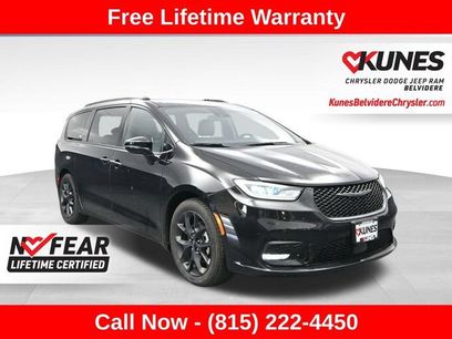 Used 2025 Chrysler Pacifica Limited