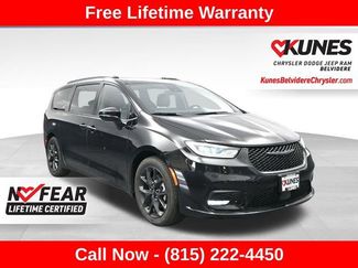 Used 2025 Chrysler Pacifica Limited FWD video 1