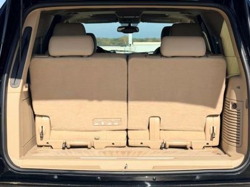 Used 2012 Cadillac Escalade Luxury image 25