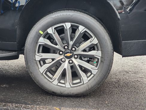 New 2026 Chevrolet Suburban High Country image 11