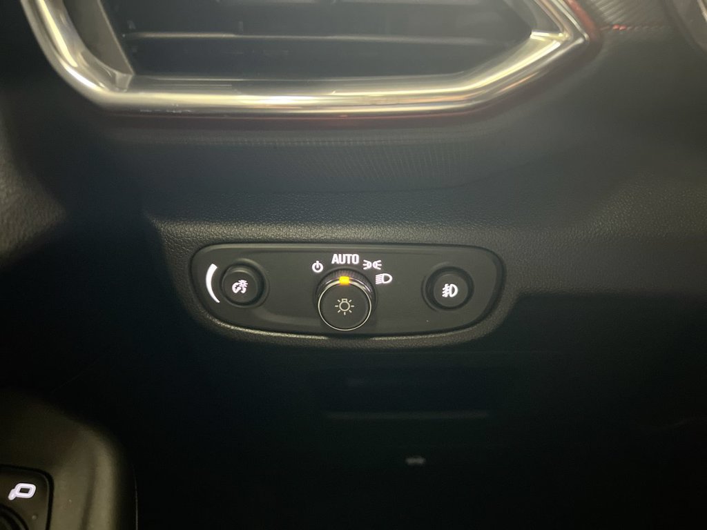 Used 2021 Chevrolet TrailBlazer RS w/ Convenience Package FWD image 17
