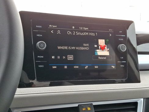 New 2026 Volkswagen Taos SE image 15