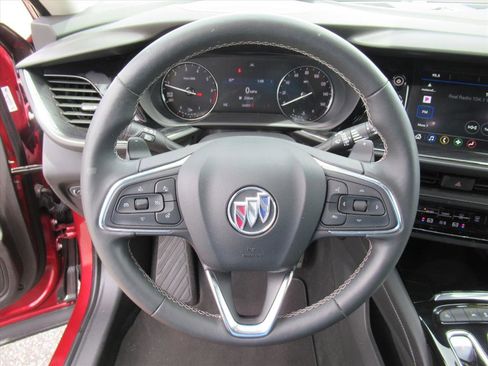 Used 2023 Buick Envision Preferred image 17