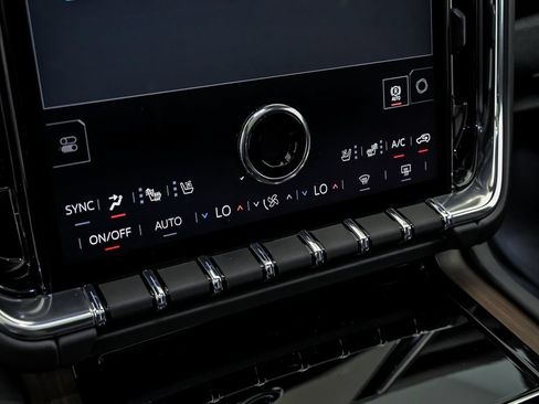 New 2026 GMC Yukon Denali w/ Denali Reserve Package AWD/4WD image 19