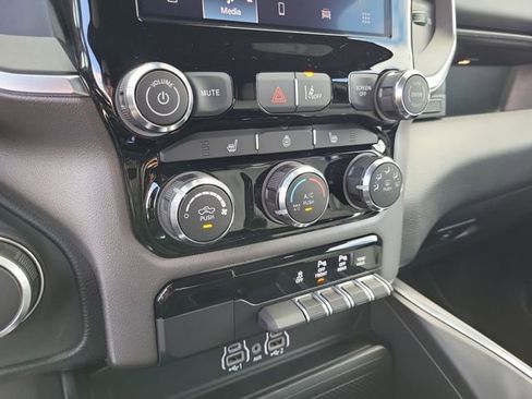 New 2026 RAM 1500 4x4 Crew Cab image 16