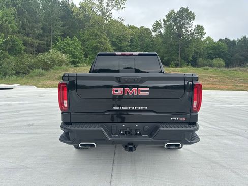 Used 2024 GMC Sierra 1500 AT4 w/ Technology Package AWD/4WD image 4