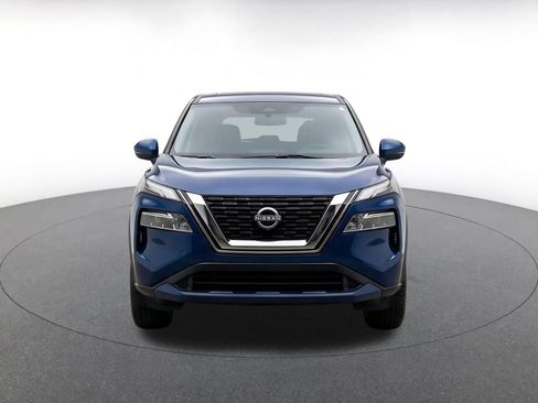 Used 2025 Nissan Rogue SV AWD/4WD image 2