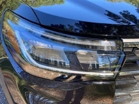 Used 2025 Ford Explorer Active w/ Active Comfort Package image 10