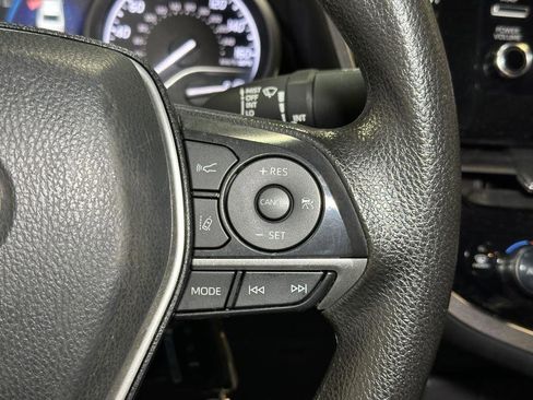 Used 2022 Toyota Camry LE image 25