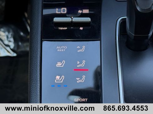 Used 2024 Porsche Macan image 18