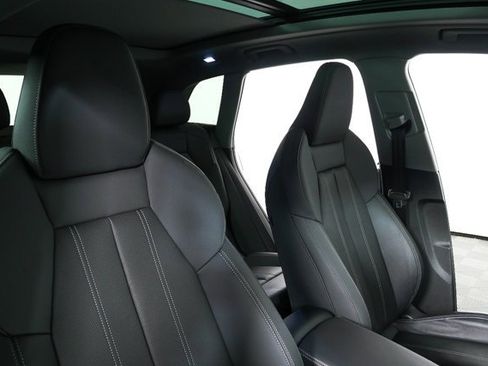 Certified 2025 Audi Q5 Premium Plus w/ Premium Plus image 24