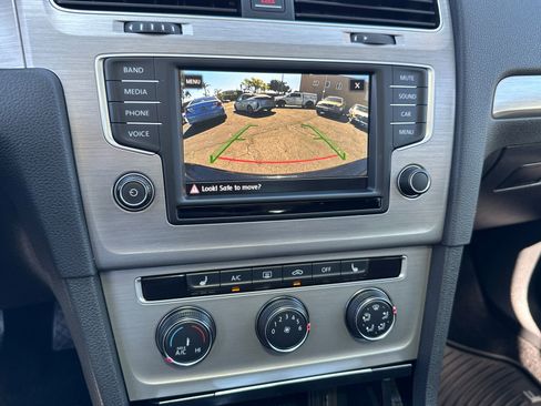 Used 2017 Volkswagen Golf Wolfsburg Edition image 19