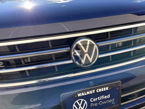 Certified 2022 Volkswagen Tiguan SEL R-Line image 30