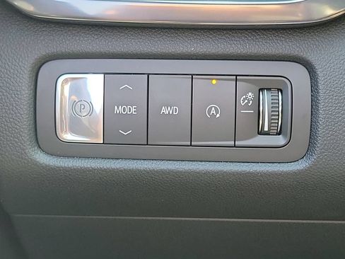 Used 2026 GMC Acadia AT4 w/ Luxury Package AWD/4WD image 18