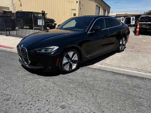 Used 2023 BMW i4 eDrive40 w/ Premium Package RWD image 3