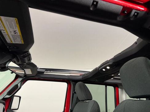 Used 2025 Jeep Wrangler Unlimited Sahara w/ Safety Group image 26