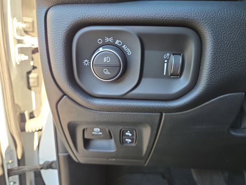 Used 2021 RAM 1500 Big Horn AWD/4WD image 30