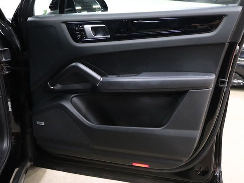 Used 2019 Porsche Cayenne image 22
