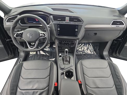 Certified 2023 Volkswagen Tiguan SEL R-Line AWD/4WD image 9
