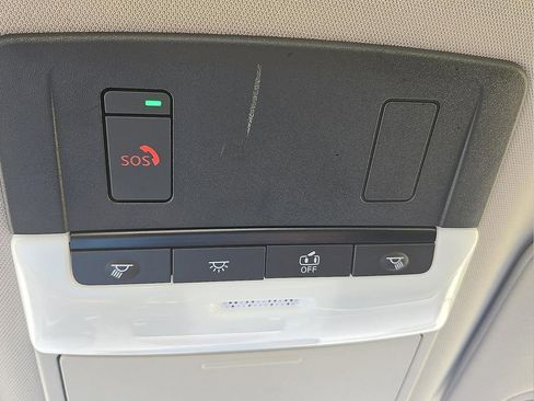 Used 2025 Nissan Altima 2.5 SV FWD image 17