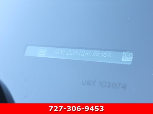 Used 2024 Cadillac XT4 Premium Luxury w/ Technology Package FWD image 28