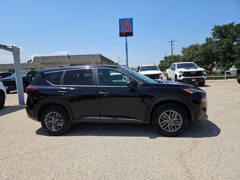 Used 2023 Nissan Rogue S AWD/4WD image 9