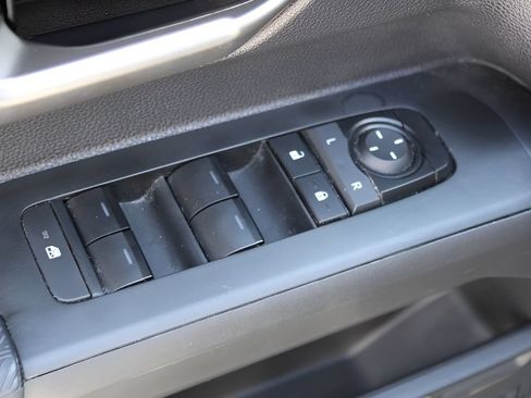 Used 2024 Toyota Tacoma TRD Off-Road AWD/4WD image 18