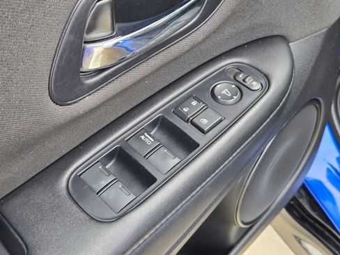 Used 2019 Honda HR-V Sport image 12