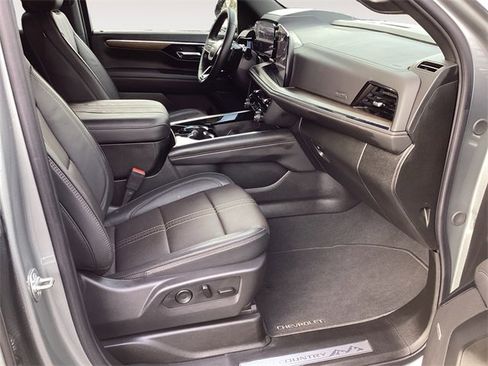 Used 2025 Chevrolet Tahoe High Country w/ Sun And Tow Package image 15