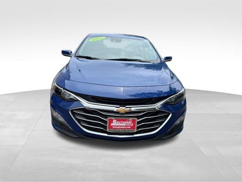 Used 2023 Chevrolet Malibu LT FWD image 2