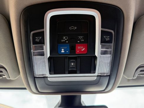 Used 2023 RAM 2500 Laramie AWD/4WD image 34