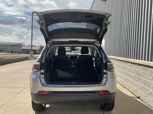 Used 2022 Jeep Compass Latitude image 20