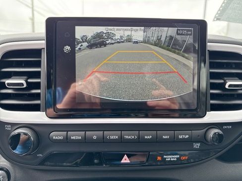 Certified 2025 Hyundai Venue Limited image 30