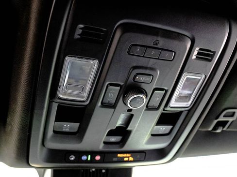 Used 2023 GMC Yukon Denali AWD/4WD image 33