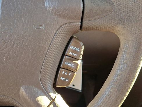 Used 2004 Honda CR-V LX image 19